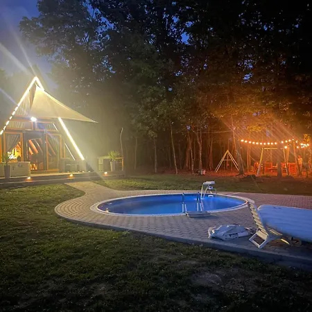 Dedin Borak 度假居 *